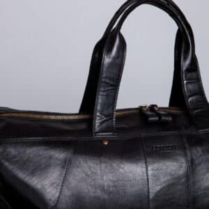 Nærbillede taske sort skind