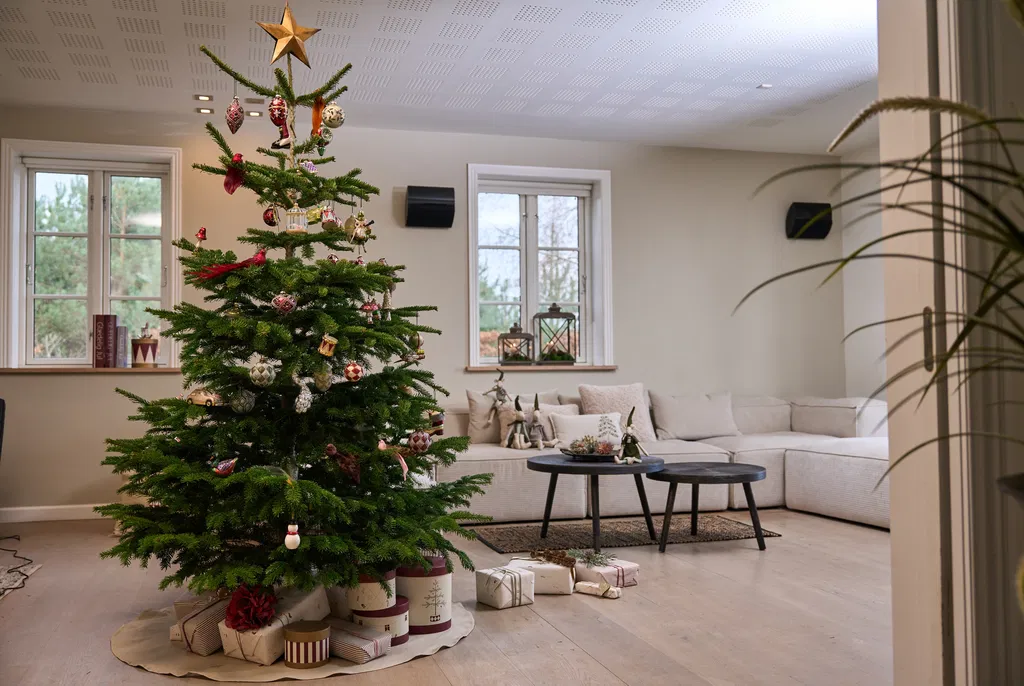 Miljøbillede af opbevaringsæsker glædelig jul og moderne julemand 245305